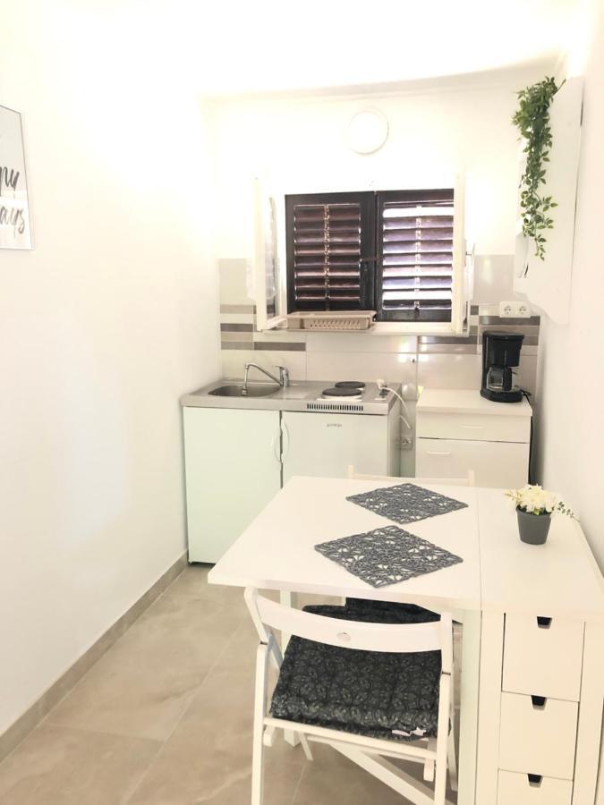 Little House Ljubica Apartment Kampor ภายนอก รูปภาพ